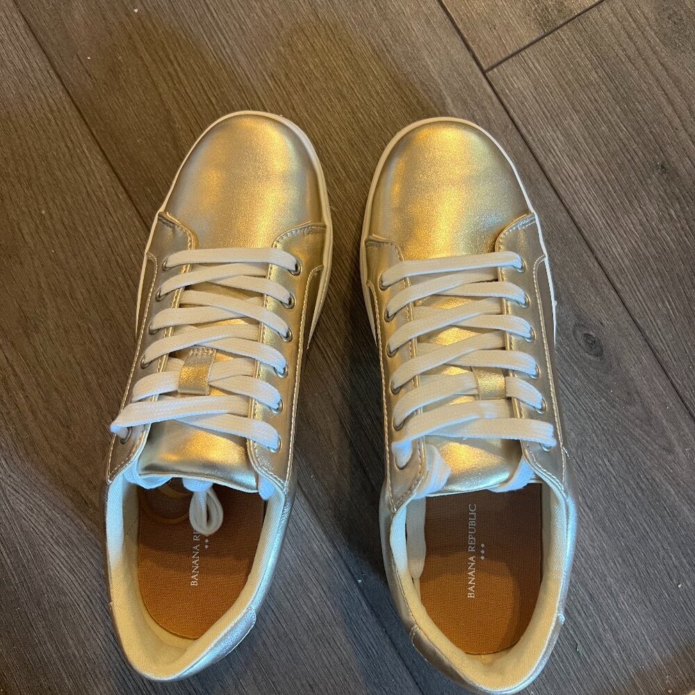 NEW WITH STICKER NEVER WORN Banana Republic Women's Gold Sneakers